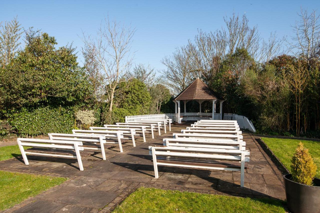 Berwick Manor Hotel Rainham  Eksteriør billede