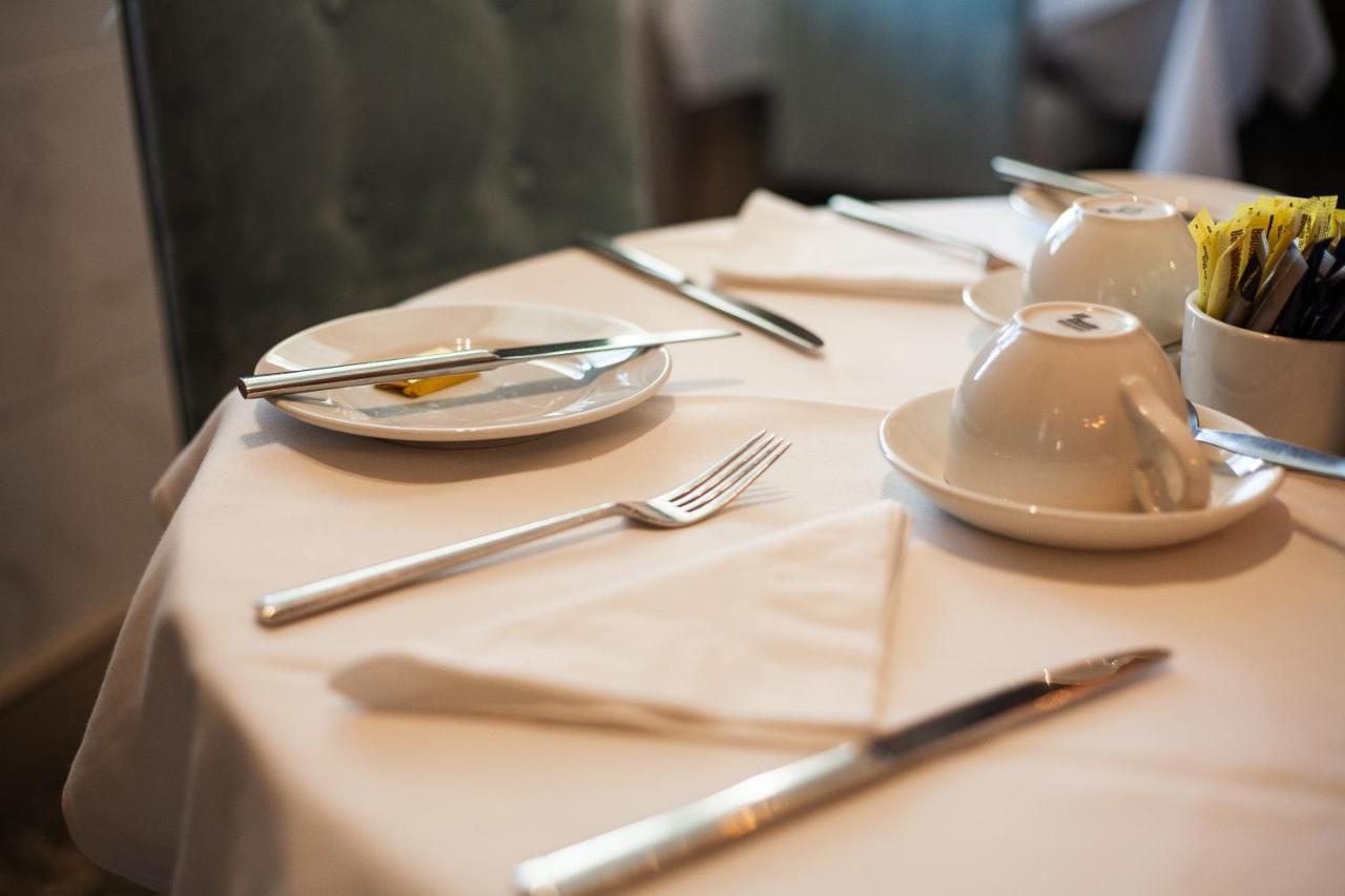 Berwick Manor Hotel Rainham  Eksteriør billede
