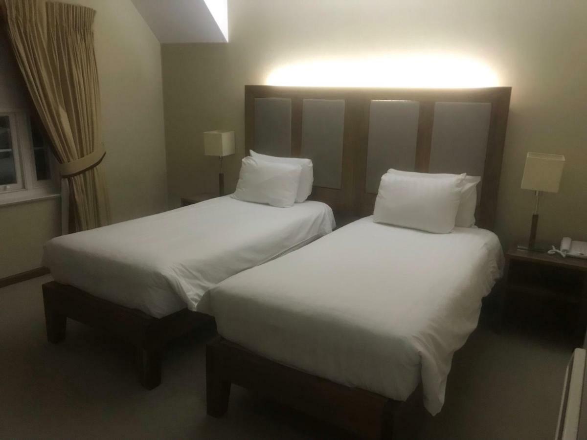 Berwick Manor Hotel Rainham  Eksteriør billede