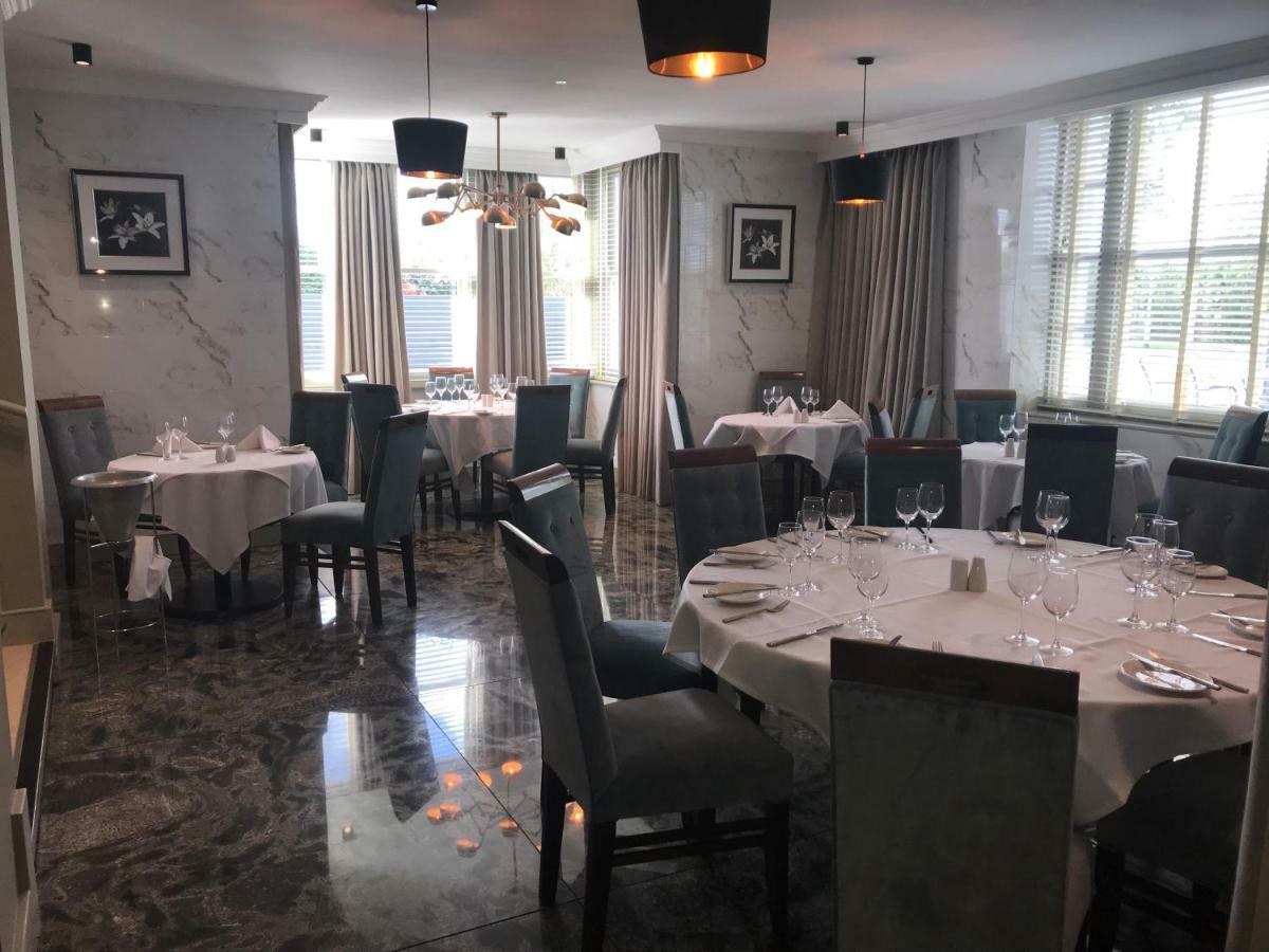 Berwick Manor Hotel Rainham  Eksteriør billede